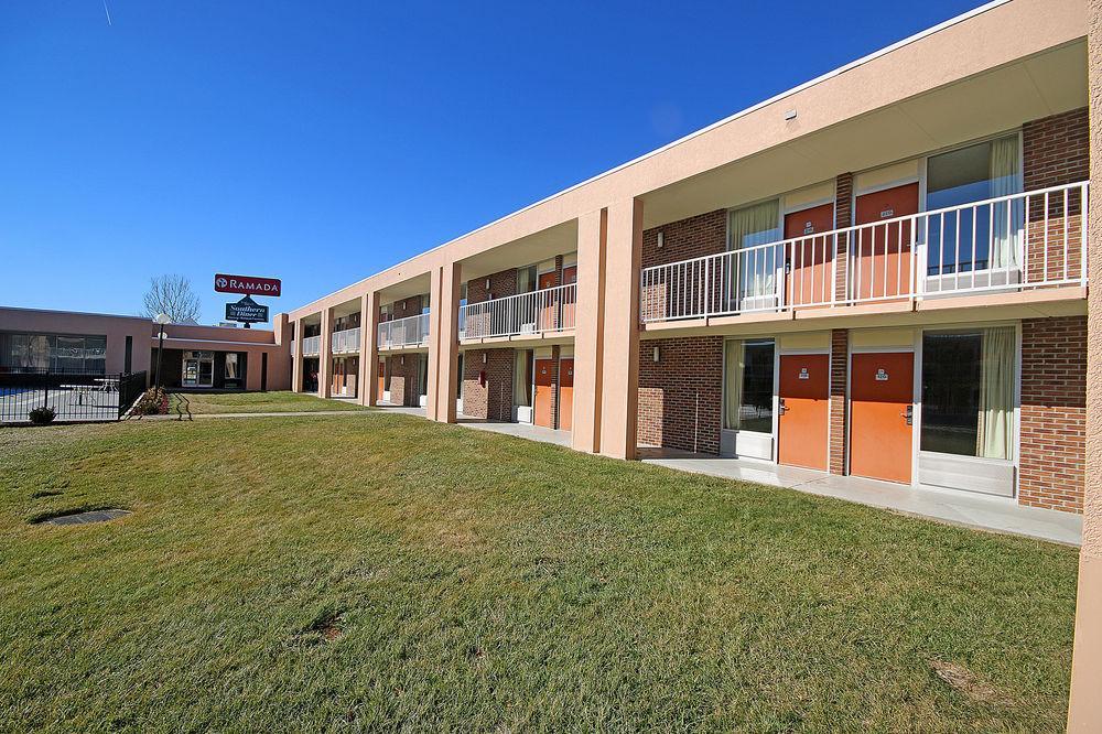 Ramada By Wyndham Wytheville Exteriör bild