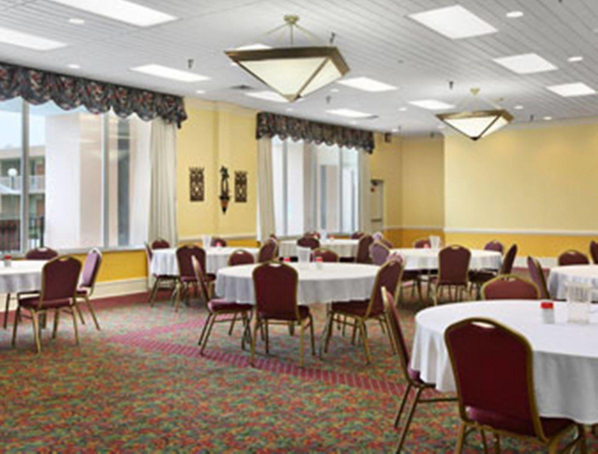 Ramada By Wyndham Wytheville Exteriör bild