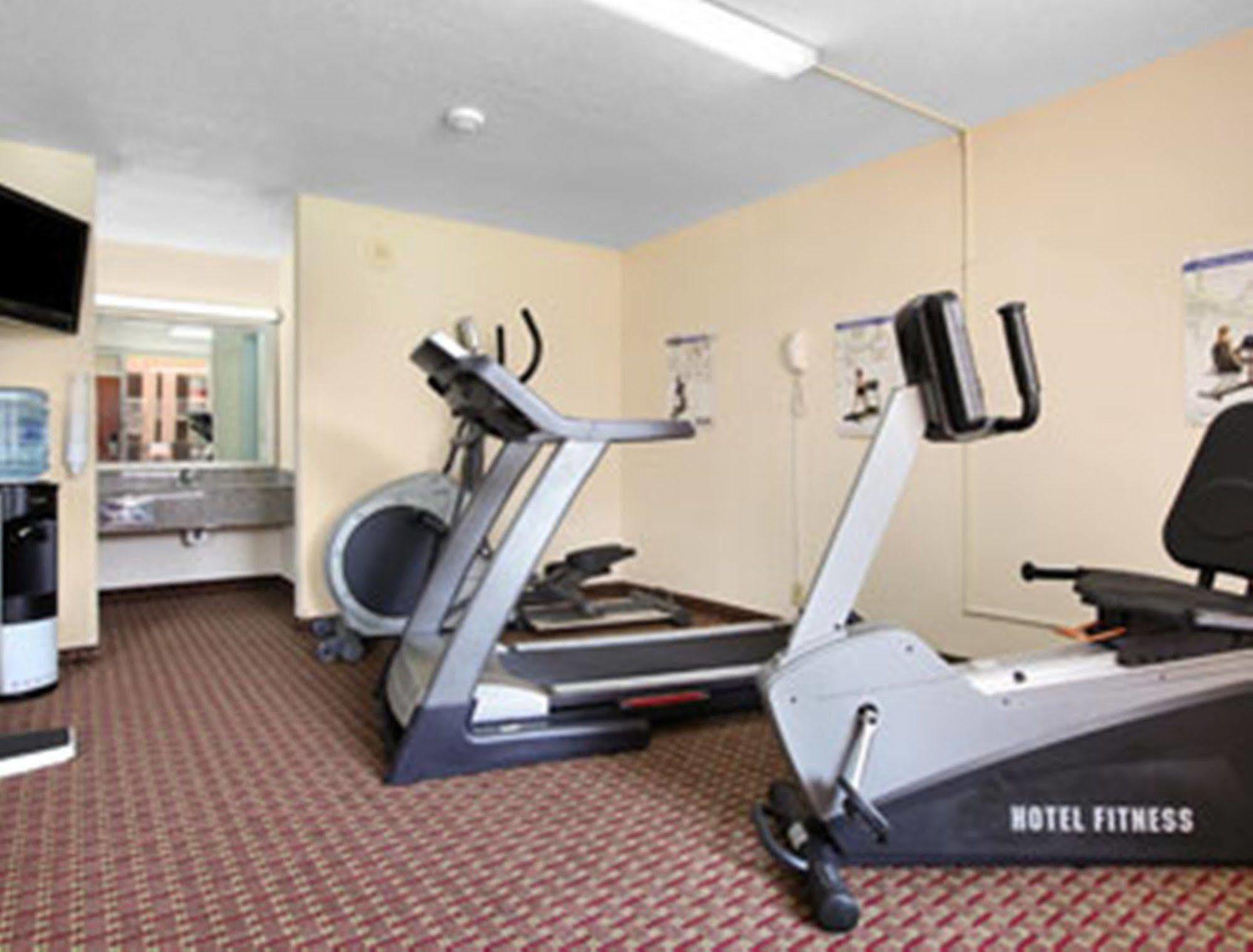 Ramada By Wyndham Wytheville Exteriör bild