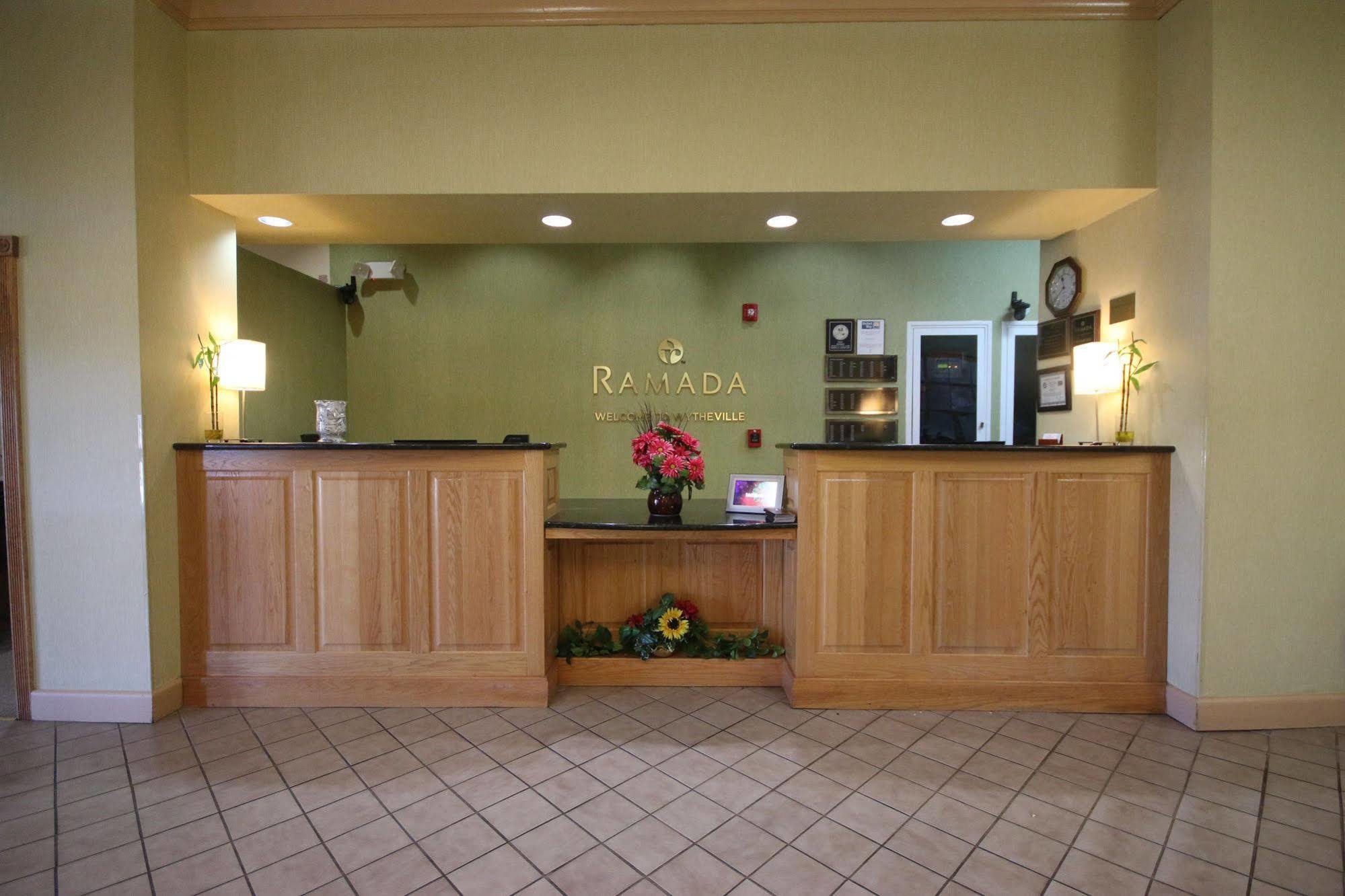 Ramada By Wyndham Wytheville Exteriör bild