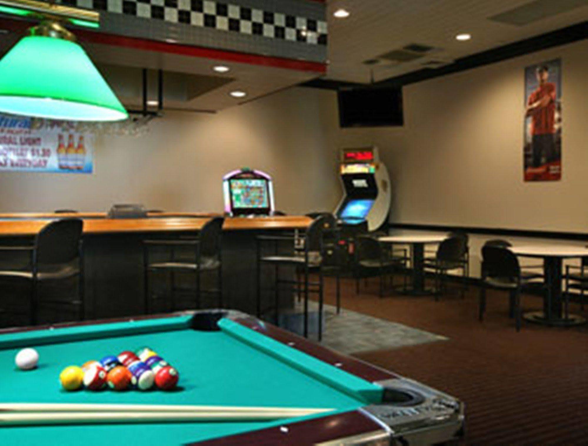 Ramada By Wyndham Wytheville Exteriör bild