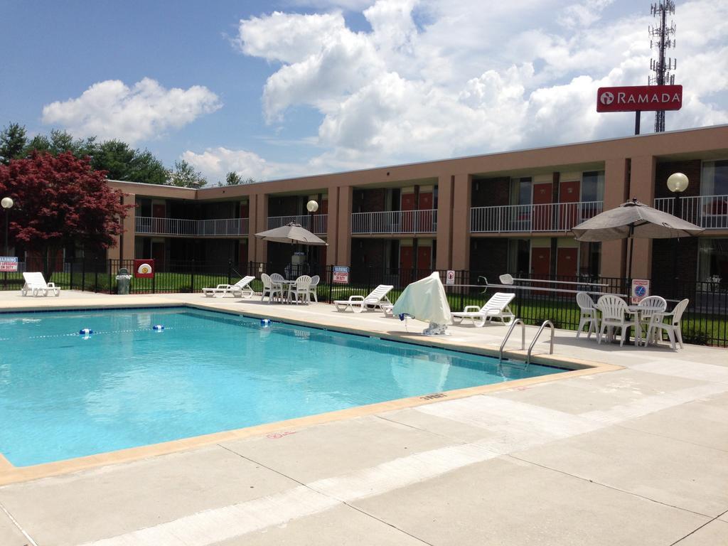 Ramada By Wyndham Wytheville Exteriör bild
